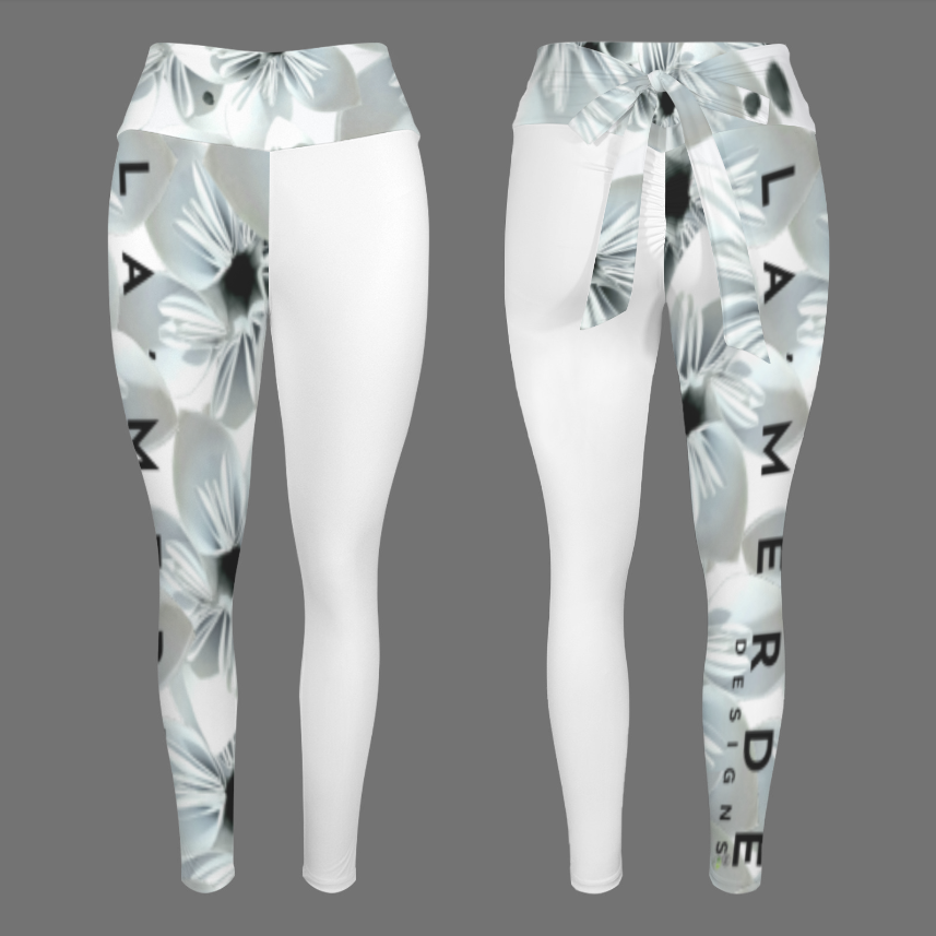 High-waisted Bow Tie Yoga Leggins: Brilliant White Black-Eyed Lily