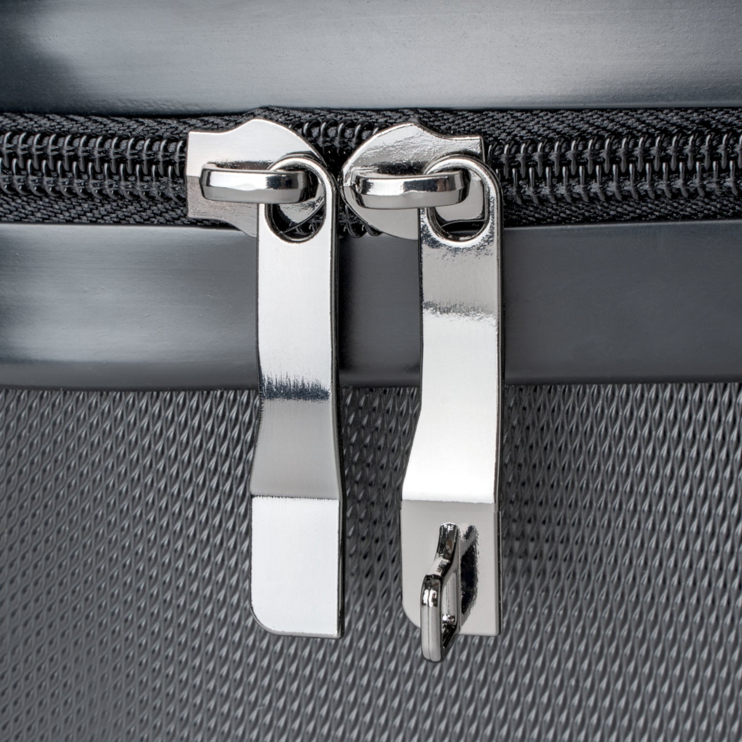 Carry-on Suitcase: Brillant Red Tropical Hibiscus